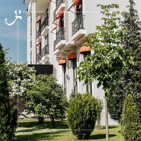 Hotel Garden プリシュティナ エクステリア 写真