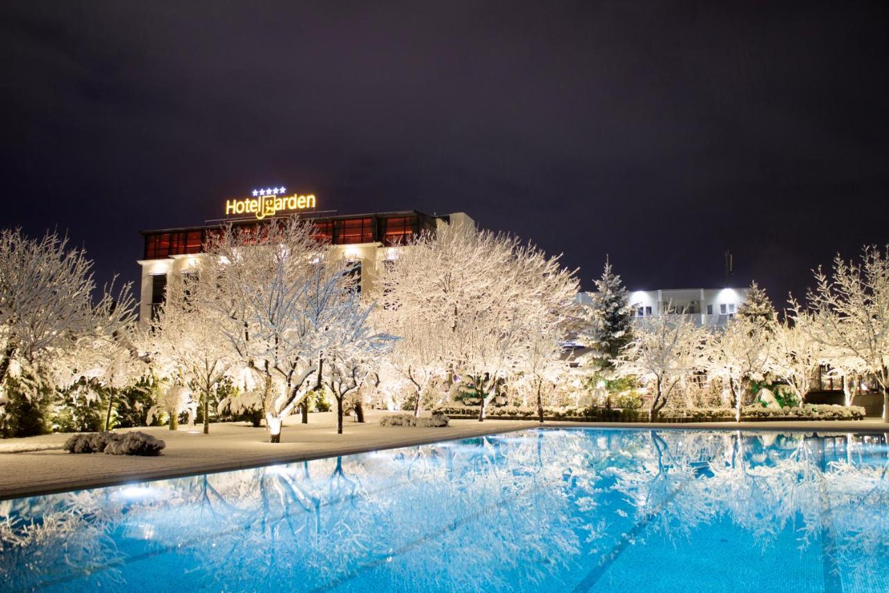 Hotel Garden プリシュティナ エクステリア 写真